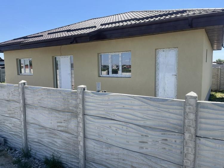 Casă cu 4 camere în Malu Mare