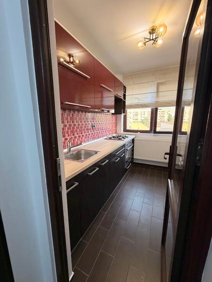 Apartament cu 2 camere semidecomandat în P-ța Gorjului