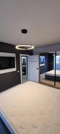 Apartament cu 3 camere decomandat, mobilat în Florești