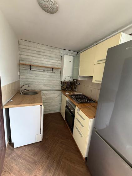 Casă individuală cu 4 camere cu Teren 200 Mp în Cetate