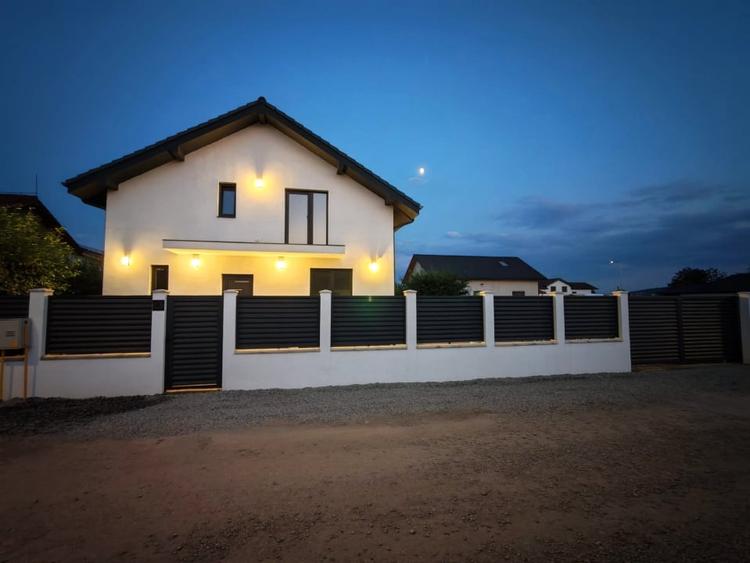 Casă individuală cu 4 camere cu Teren 360 Mp în Periferie