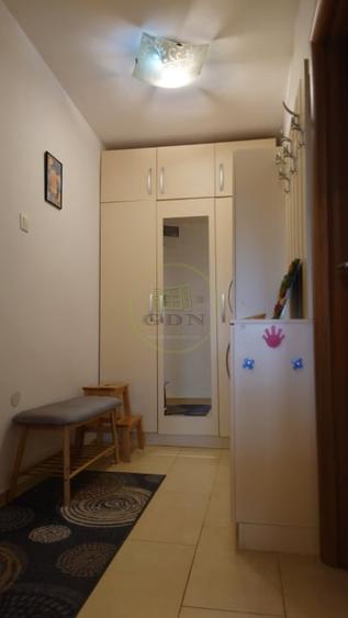 Apartament cu 2 camere decomandat, mobilat în Central