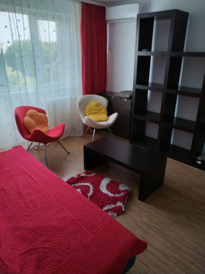 Apartament cu 2 camere semidecomandat în Berceni