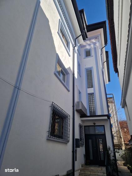 Apartament cu 5 camere în Aviatorilor