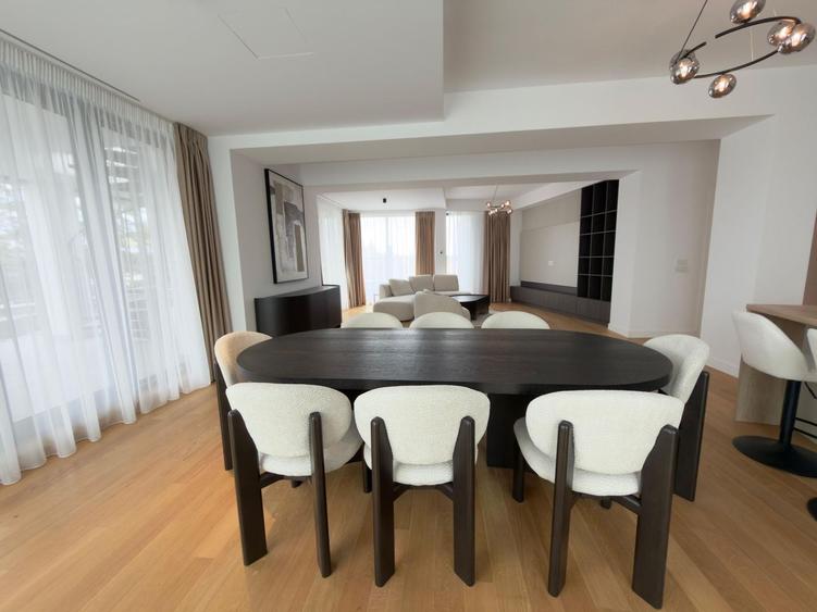 Apartament cu 4 camere în Iancu Nicolae