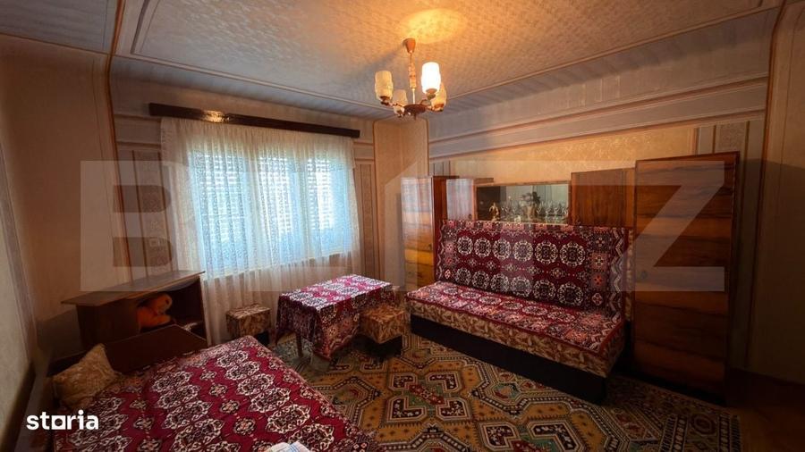 Casă cu 4 camere decomandat în Cărășeu