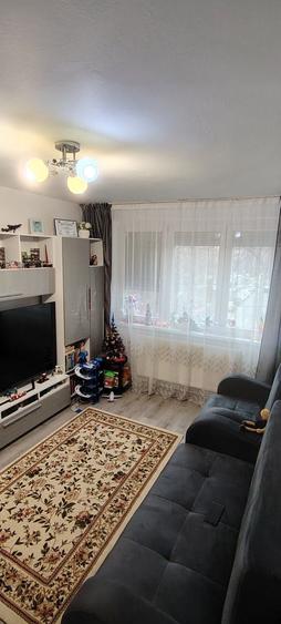 Apartament cu 2 camere semidecomandat în Hipodrom