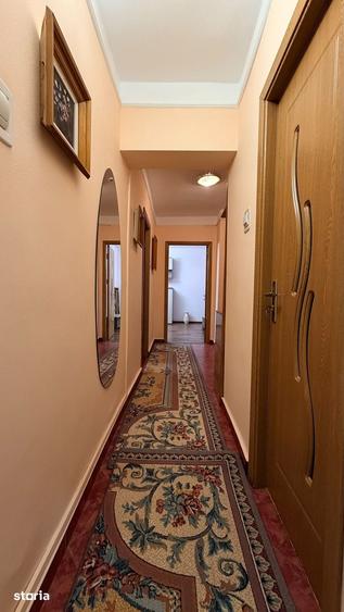 Apartament cu 3 camere decomandat în Gară