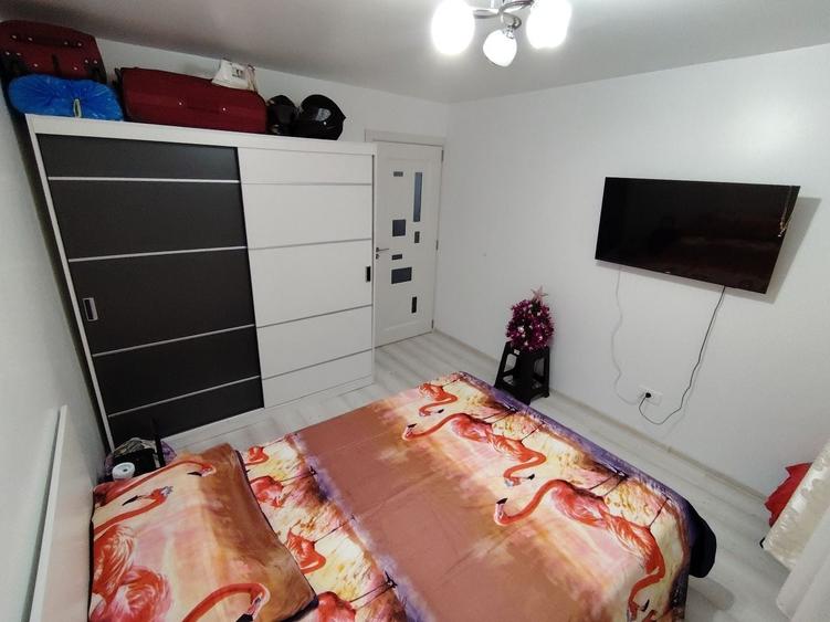 Apartament cu 3 camere semidecomandat în Central