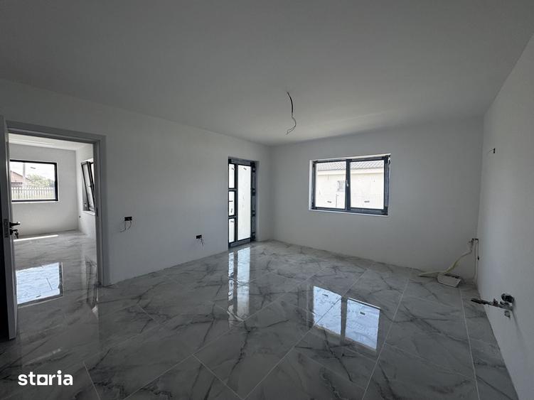 Casă cu 4 camere cu Teren 625 Mp în Ștefănești