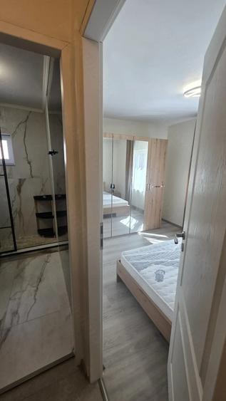 Apartament cu 3 camere decomandat, mobilat în Buziașului