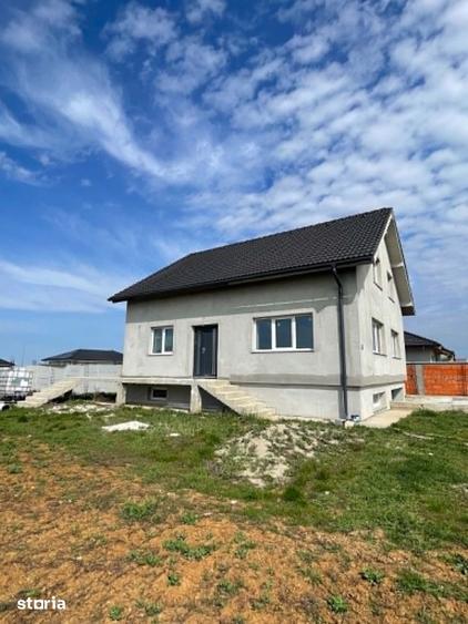 Casă cu 7 camere cu Teren 750 Mp în Central