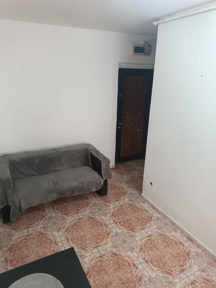 Apartament cu 2 camere nedecomandat în Eroii Revoluției