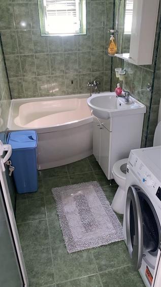 Apartament cu 3 camere decomandat în Exterior Vest