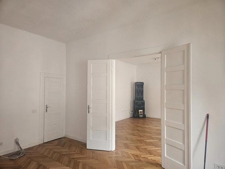 Spațiu comercial, de 80 mp, în Central