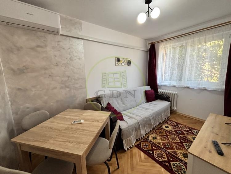 Apartament cu 3 camere decomandat, mobilat în Valea Rosie