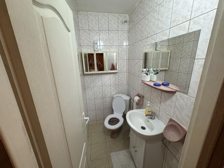 Apartament cu 3 camere decomandat în Diamant
