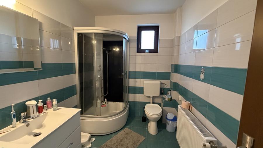 Casă individuală cu 7 camere cu Canalizare în Ciorogârla