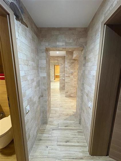 Apartament cu 4 camere decomandat în Răcădău