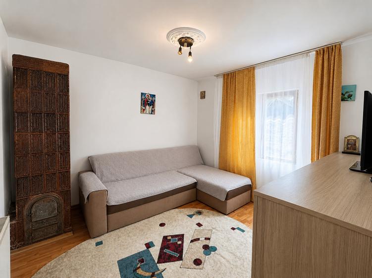 Casă individuală cu 5 camere cu Canalizare în Ovidiu