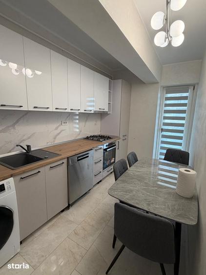 Apartament cu 6 camere decomandat în Copou