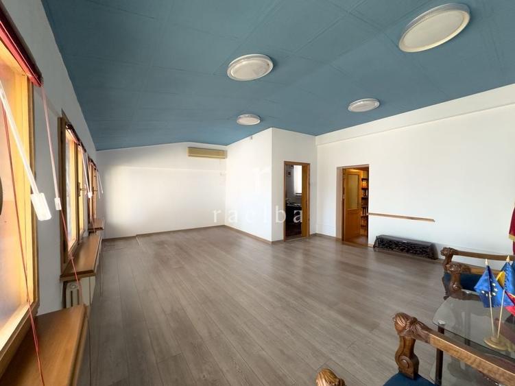Apartament cu 11 camere semidecomandat în Dacia