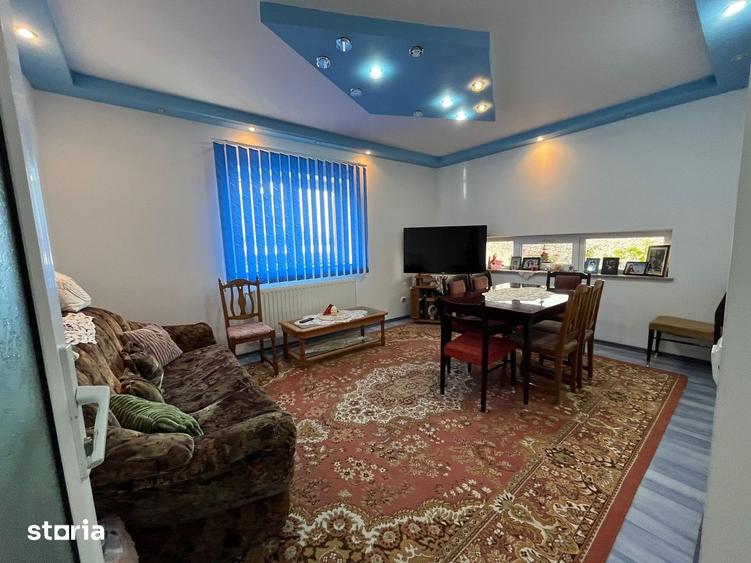 Casă cu 5 camere cu Teren 400 Mp în Central