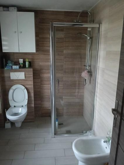 Casă cu Teren 1400 Mp în Luna