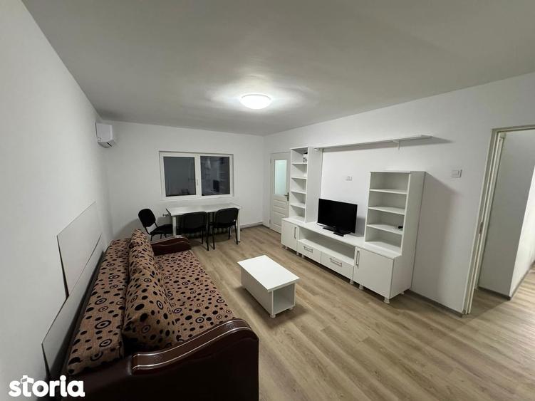 Apartament cu 3 camere decomandat, mobilat în Nicolina