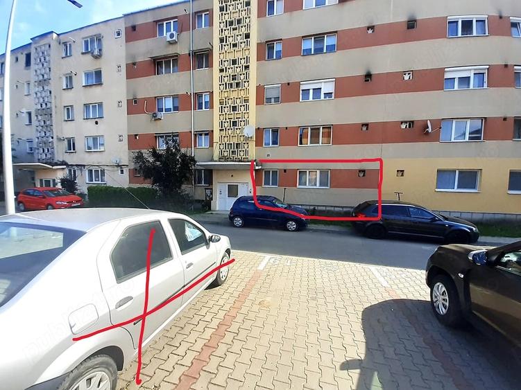 Apartament cu 3 camere semidecomandat în Cetate