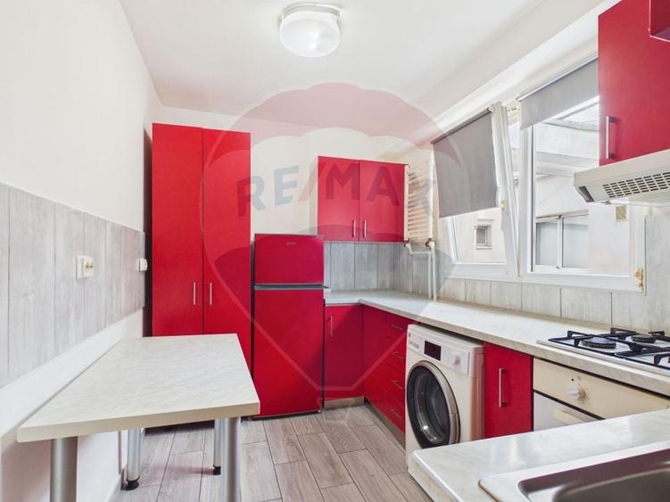 Apartament cu 2 camere decomandat în Drumul Taberei