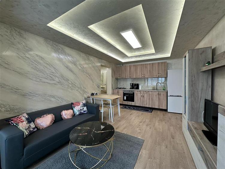 Apartament cu 3 camere decomandat în Tătărași