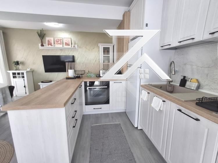 Apartament cu 3 camere decomandat, mobilat în Calea București