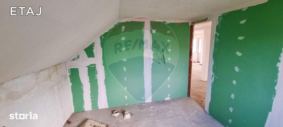 Casă cu 4 camere cu Teren 2250 Mp în Ultracentral