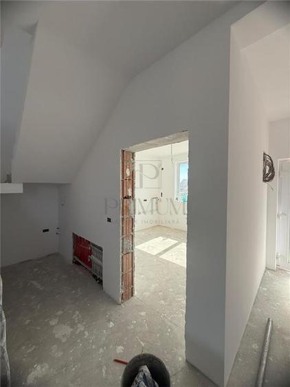 Duplex cu 4 camere cu Canalizare în Moșnița Nouă