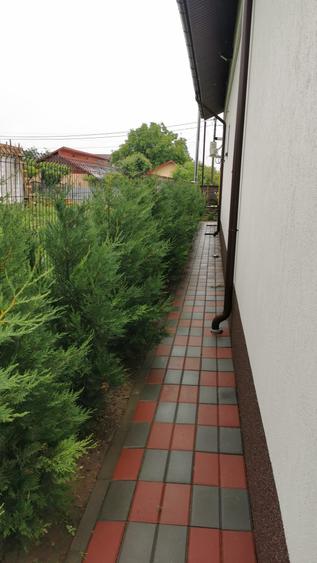 Casă individuală cu 4 camere cu Garaj în Amara