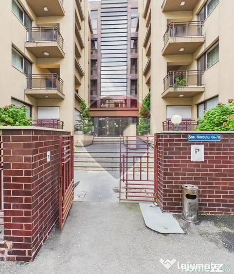 Apartament cu 3 camere decomandat în Nordului