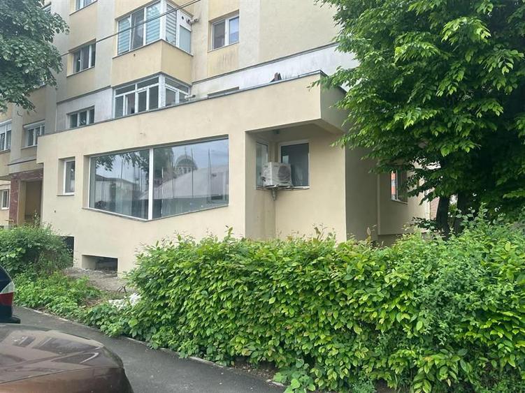 Spațiu comercial, de 98 mp, în Central