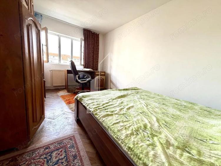 Apartament cu 2 camere semidecomandat în Girocului