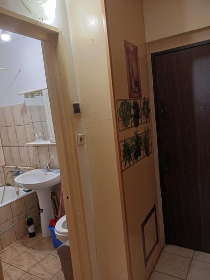 Garsoniera intre Lujerului si Gorjului, etaj 2, balcon, libera - 5