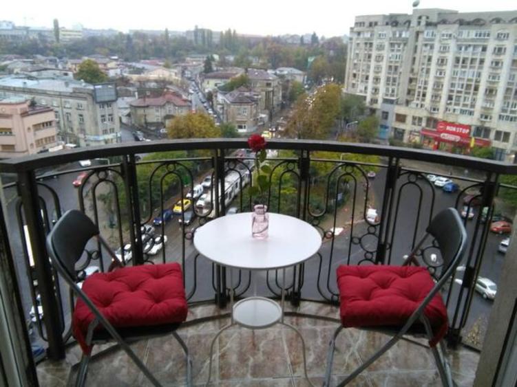 Apartament cu 2 camere decomandat, mobilat în P-ța Unirii