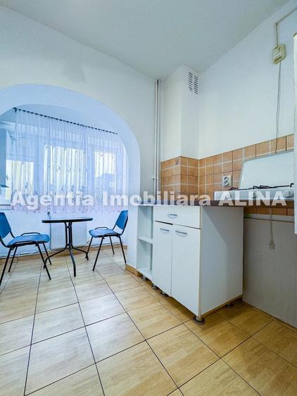 Garsonieră decomandată în Decebal