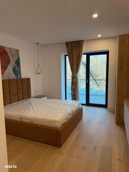 Apartament cu 4 camere în Băneasa