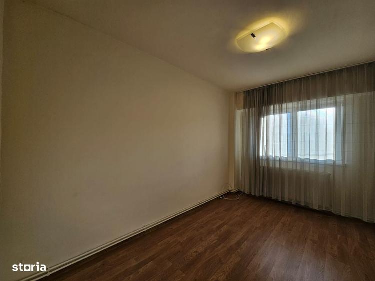 Apartament cu 4 camere decomandat în Decebal