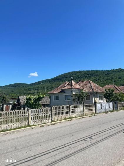 Casă cu 2 camere cu Teren 1500 Mp în Feleacu