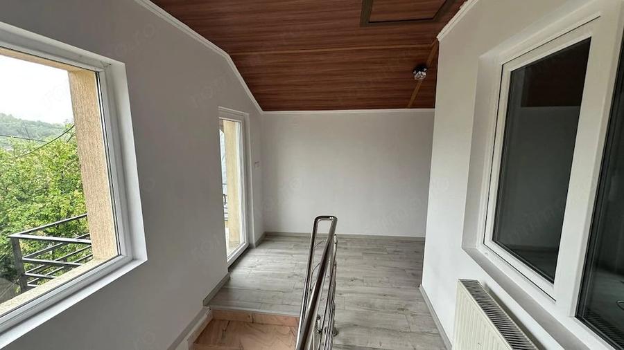 Casă cu 3 camere cu Teren 1397 Mp în Ștefănești