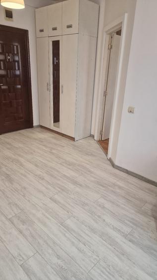 Apartament cu 2 camere semidecomandat în Dosu Bricii
