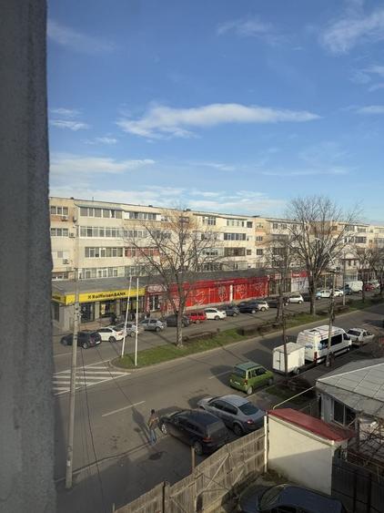 Apartament cu 3 camere semidecomandat în Nicolae Bălcescu