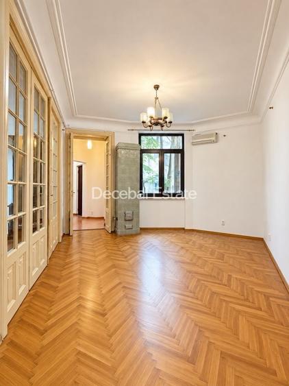 Apartament cu 3 camere semidecomandat în Rosetti