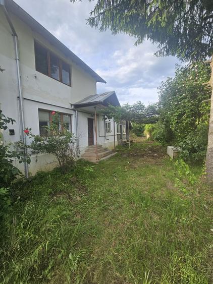 Casă cu 3 camere în Central